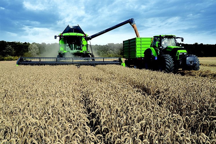 30d88_DEUTZFAHR_PRODUCTS_COMBINES_C9000SERIES_MY2014_PICTURES_C9206TSB_ATWORK_DSC_5302_JPG_0x497_q85_detail