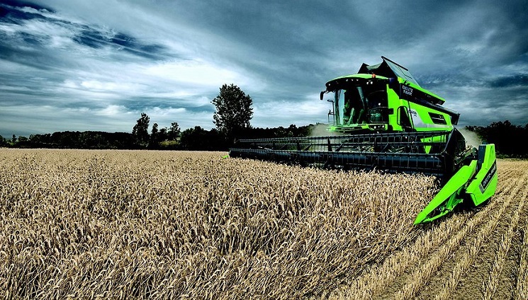 b3e3d_DEUTZFAHR_PRODUCTS_COMBINES_C9000SERIES_MY2014_PICTURES_C9206TSB_ATWORK_DSC_5193_JPG_0x497_q85_detail
