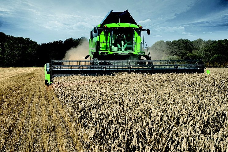 b6fc3_DEUTZFAHR_PRODUCTS_COMBINES_C9000SERIES_MY2014_PICTURES_C9206TSB_ATWORK_DSC_4408_JPG_0x497_q85_detail